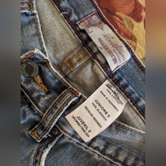 Levi's Signature Cotton Distressed Low Rise Button Fly Size 5 Jeans 🔥Host Pick - Picture 12 of 12
